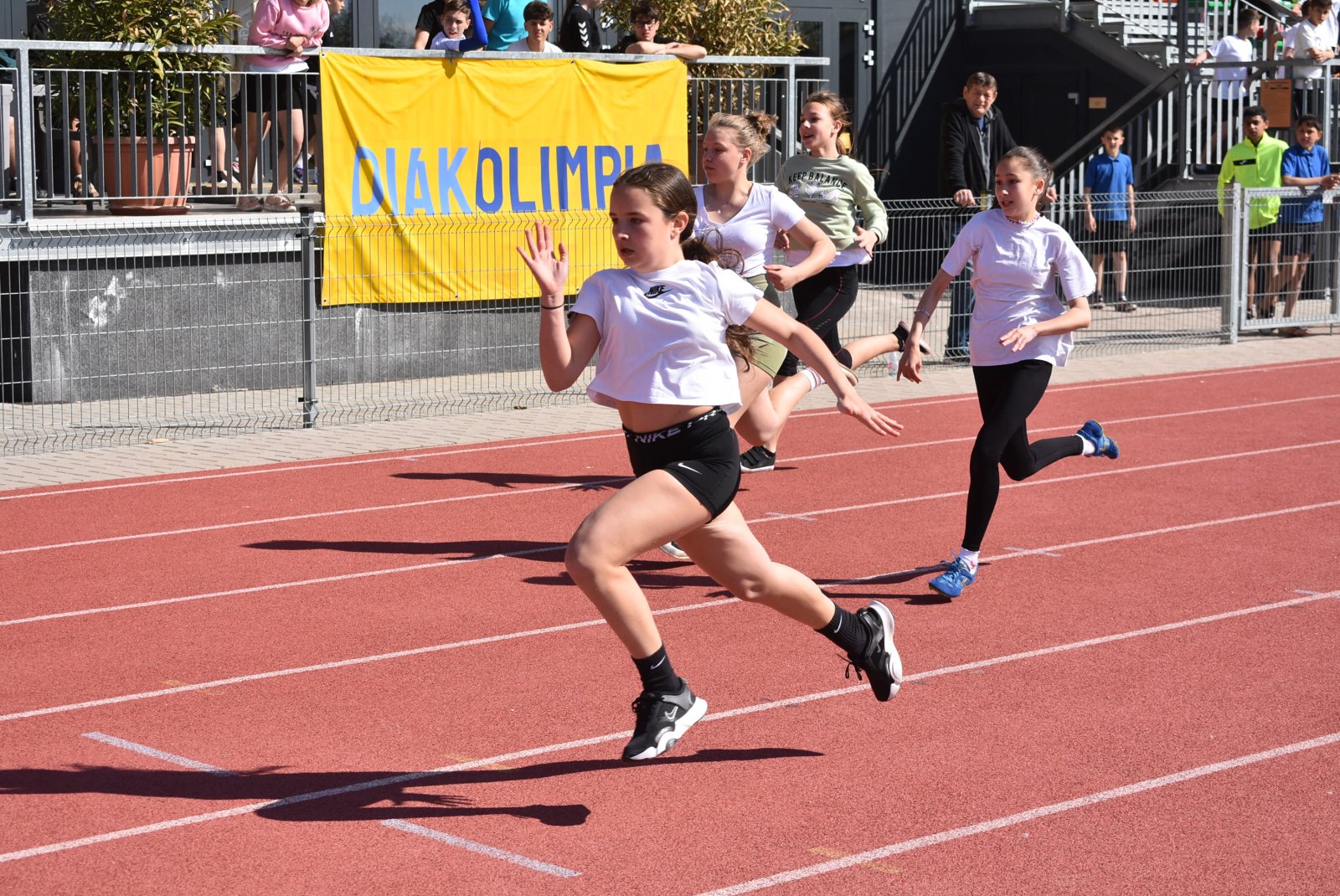 Több száz induló az atlétika diákolimpián
