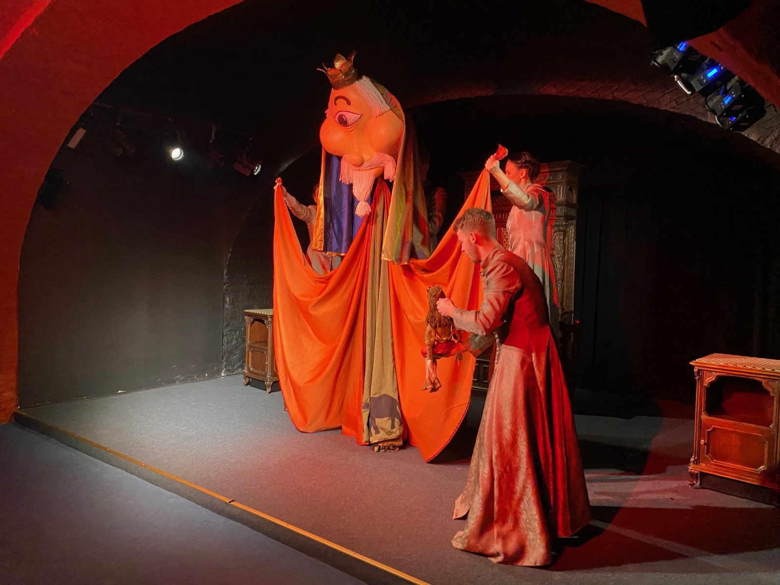 Felnőtteknek is mesél a Pegazus  telt házzal mutatták be az Árgyélus és Tündér Ilonát