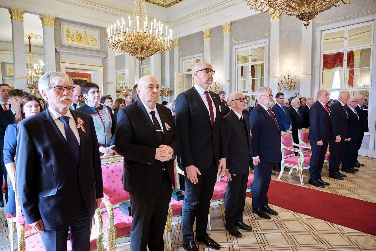 A magyar állam egyik legmagasabb elismerését vette át Steinbach József püspök