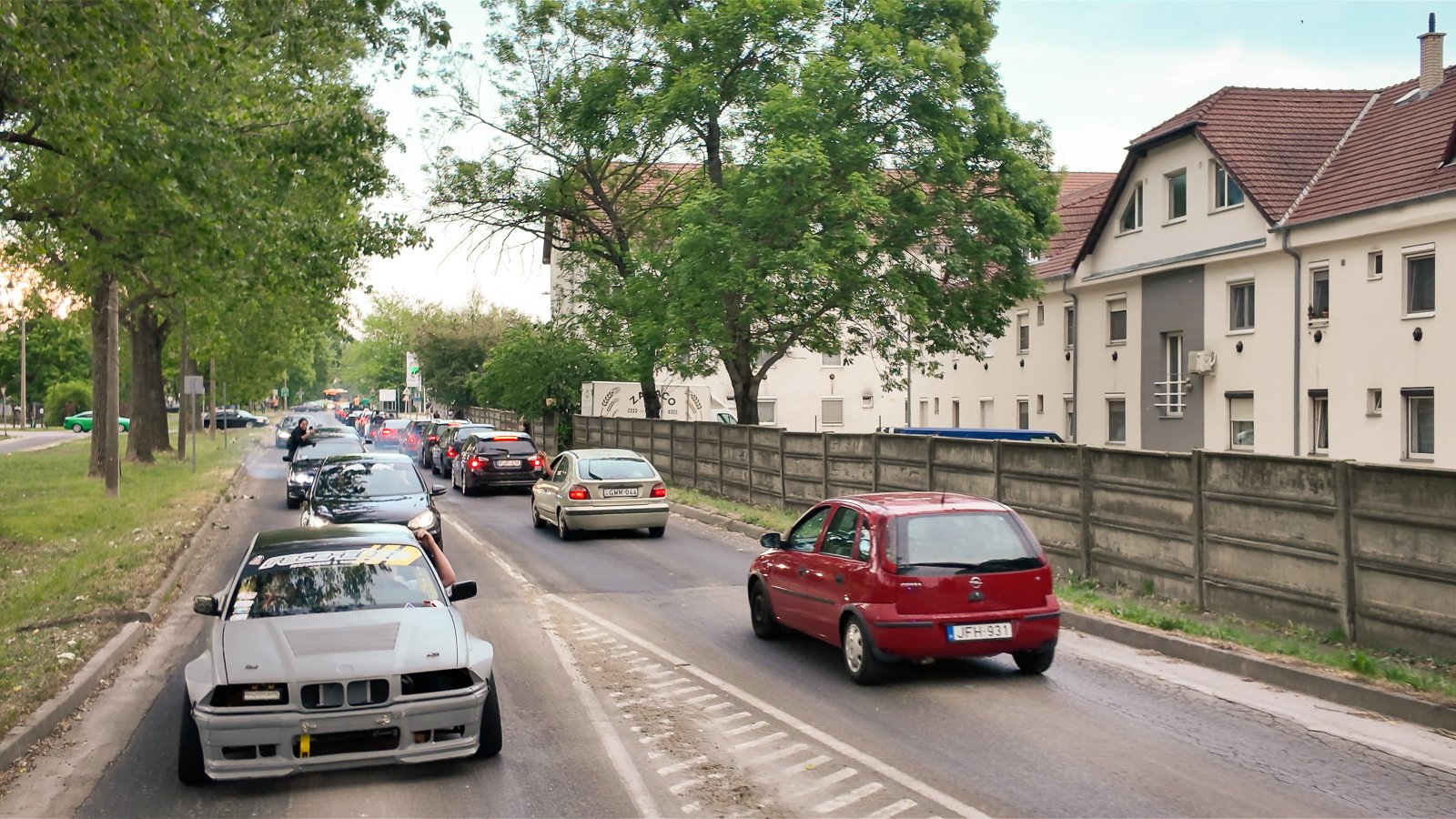 Több mint száz jármű és több százezer forint adomány  Ismét összefogtak a fiatalok a pápai kórházért